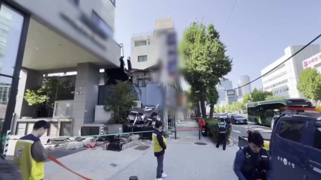 강풍에 용산 상가건물 외벽 붕괴...다친 사람 없어 / YTN