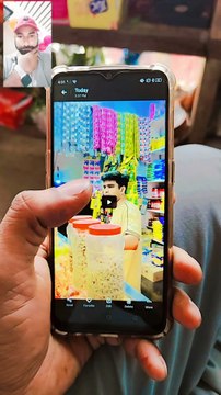 Dukaan Mein ek ladka ghuskar chijen khane laga aur dukandar ko Ullu banane Laga dukandar ne jaate hue isko Kaha mere chijon ke paise to de do to pakda Gaya funny video