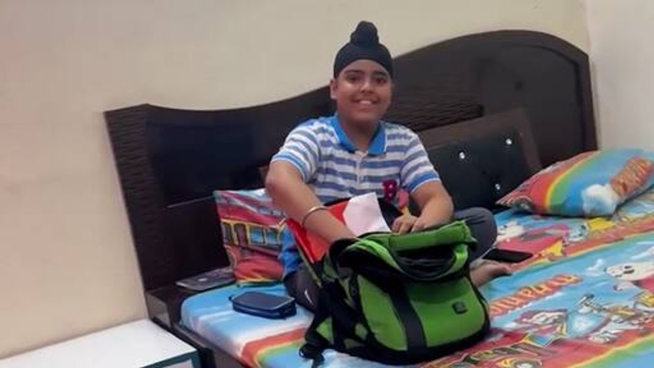 Dad Secretly Records Son Singing 'Do Gallan' 🎶 Internet Calls It Pure Talent 🔥