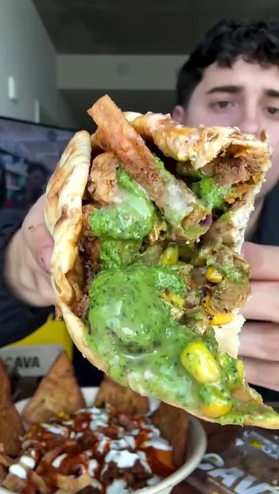 Follow for more ASMR videos🌮🍟 Credits: @blakesmunchies #mukbang #asmr #fastfood #asmreating