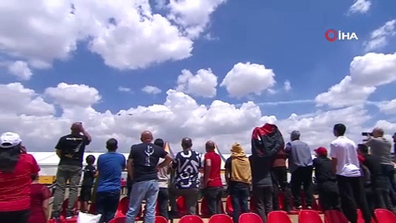 Kapanış töreni izleyenleri hayran bıraktı Türk Yıldızları'ndan KKTC'de görkemli uçuş