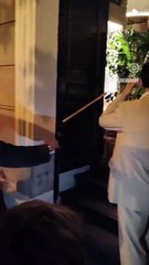 Ronaldo borracho a la salida de un restaurante de Madrid.