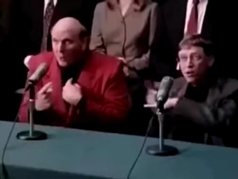 Spot Windows 98 con Bill Gates e Steve Ballmer.