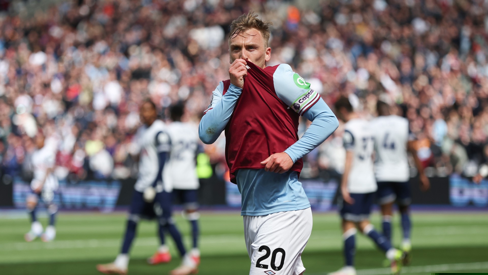 West Ham and Tottenham unable to be separated