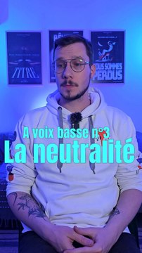 A voix basse n°3La neutralité Avoir des émotions est ce un manque de professionnalisme ?Quand on bosse dans le social on est soumis(e) a des questionnements profonds, incessants ...Ça tourne et retourne dans nos têtes alors si ces mots te parlent.
