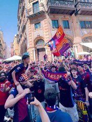 🎶 ¡“UN DIA DE PARTIT”! 🔥 LA AFICIÓN DEL BARÇA SE PREPARA CANTANDO ANTES DEL DUELO CONTRA EL INTER ⚽🇮🇹