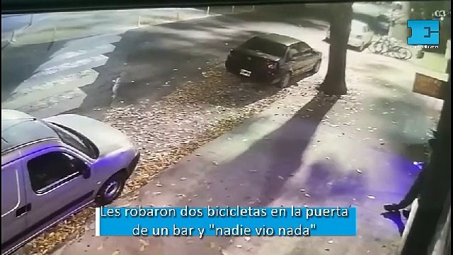 Les robaron dos bicicletas en la puerta de un bar y nadie vio nada