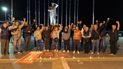 Marmaris’te 3 Fidan ilk kez anıldı: Denize karanfil bırakıldı, türküler söylendi