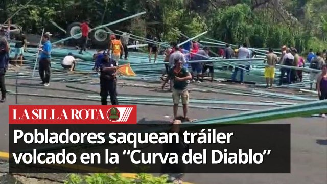 Rapiña en Chiapas: tráiler con tubos de acero es saqueado tras volcadura
