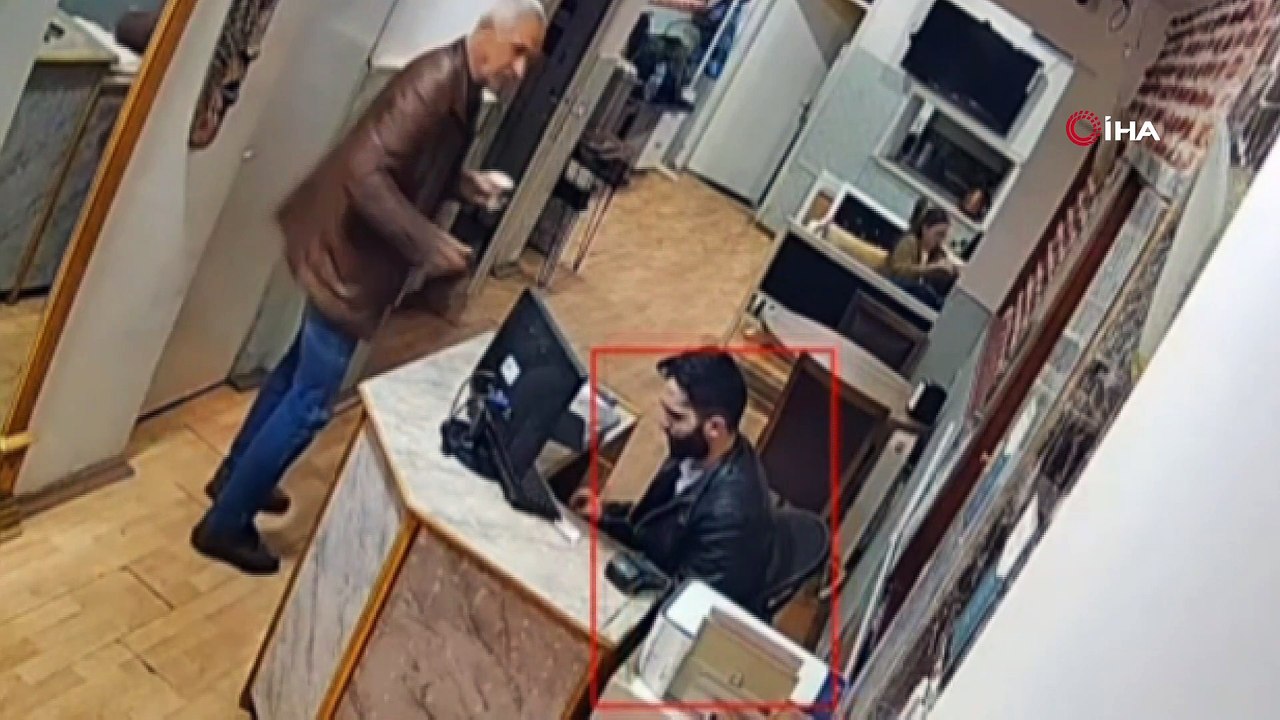 Özgür Özel'e yumruk atan saldırganın yeni görüntüleri ortaya çıktı