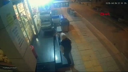 İstanbul'un vicdan hırsızı kamerada: 3-5 kuruş için değer miydi ?