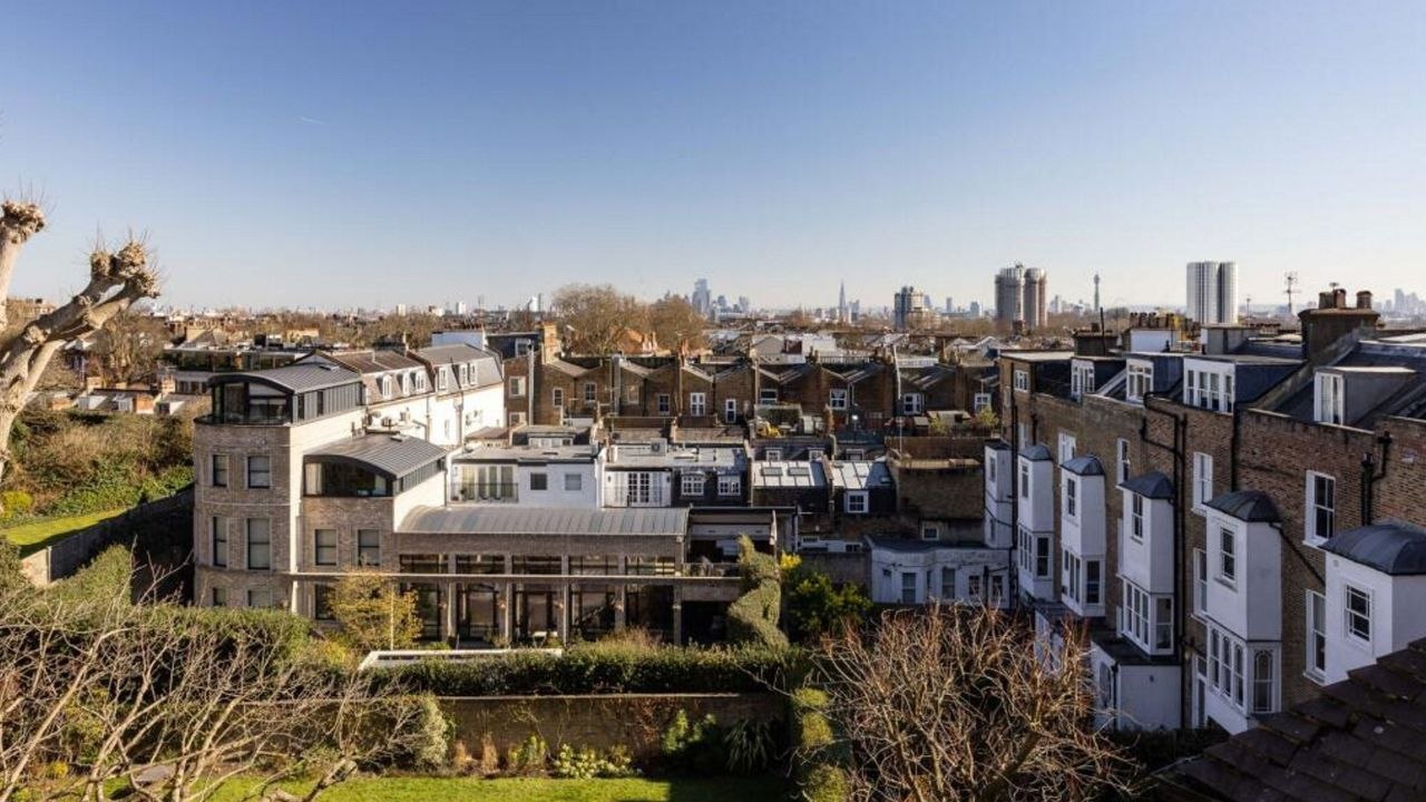 Estate agent addresses £2m penthouse property ad to Will & Kate - "fit for a king"