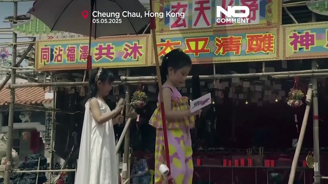 NO COMMENT: Un vibrante desfile inaugura en Hong Kong el Festival del Bollo de Cheung Chau