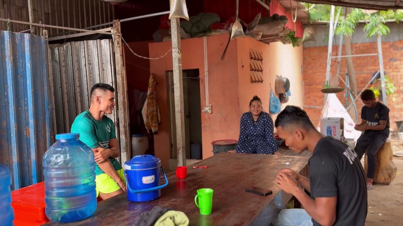 លោក ក្រាក់ សម្ភ័ស្ស ឈឺក្បាលរឿងកីឡាករចេញចូលៗពិបាករំពឹង