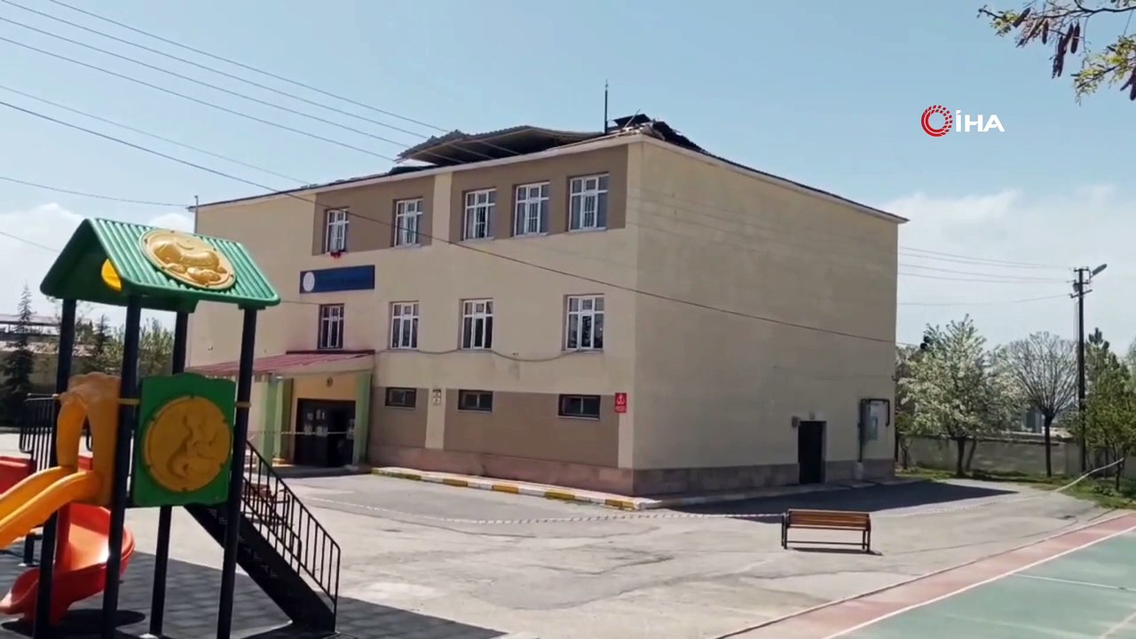 Van'da fırtına okulun çatısını uçurdu! Facia son anda önlendi, öğrenciler teneffüse çıkarılmadı