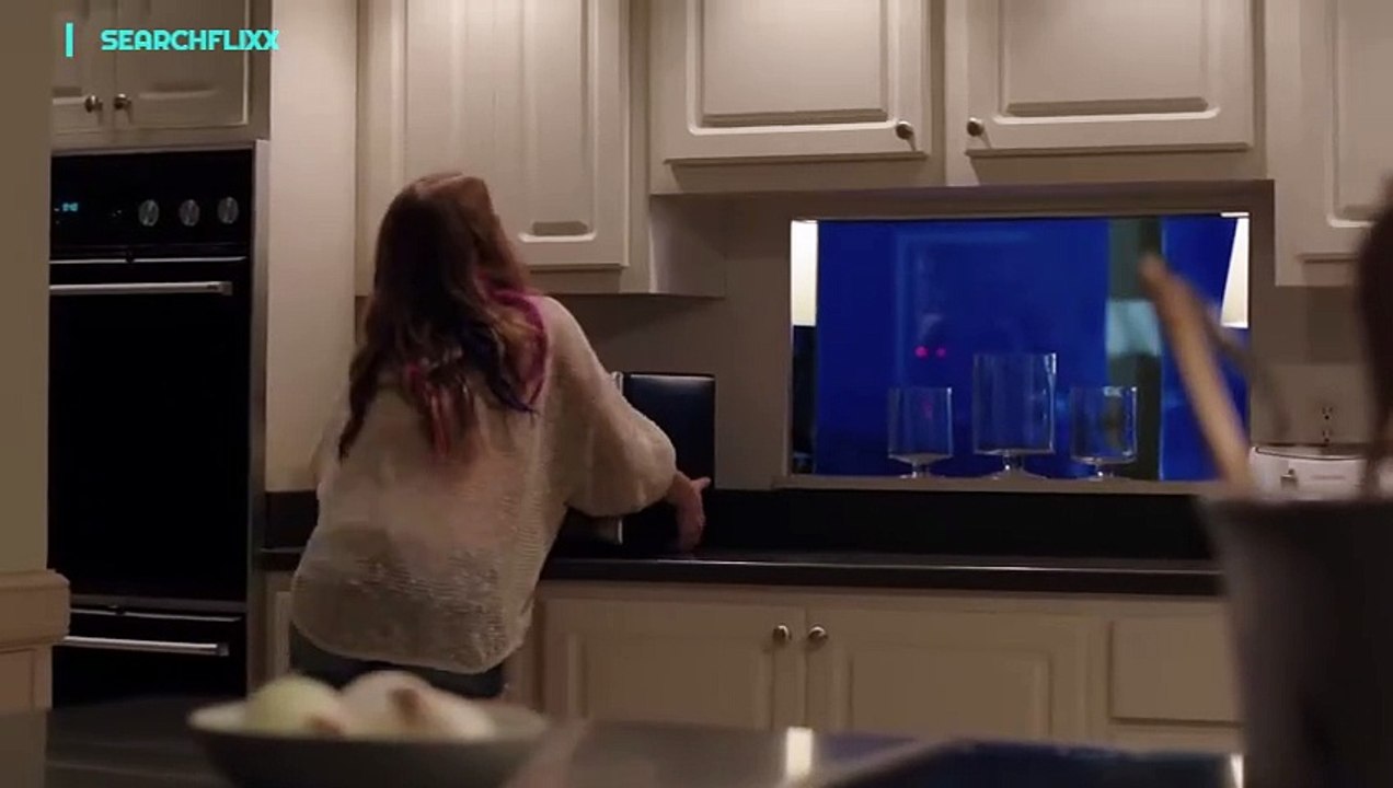 She finds out her boyfriend’s cheating with her best friend then threatens to microwave the dog.