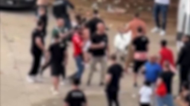 Bari, tifoso pestato davanti al figlio piccolo