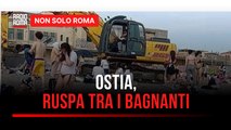 Ostia, ruspa al lavoro tra i bagnanti sulla spiaggia libera stupore e indignazione