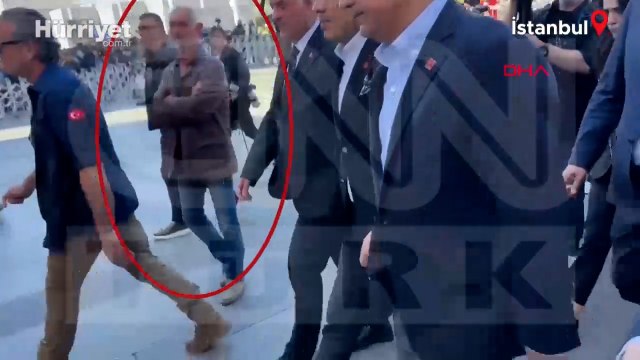 Özgür Özel'e yumruklu saldırıyı gerçekleştiren Selçuk Tengioğlu'nun tören öncesi görüntüleri ortaya çıktı