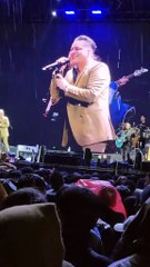 ¡Con una intensa lluvia! Luis Vega brilló bajo el aguacero en la FEXCO 2025