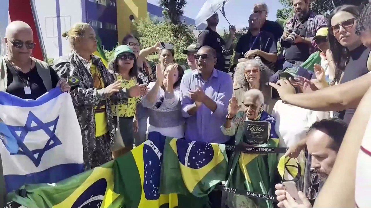 Bolsonaro recibe el alta y sale del hospital tras tres semanas ingresado por una cirugía intestinal