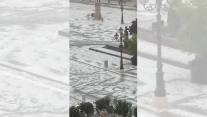 Maltempo in Veneto, il centro di Mirano imbiancato dalla grandine: il video