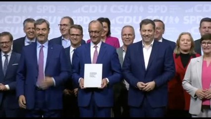 In Germania il governo Merz è pronto, "bloccato" un aereo di profughi