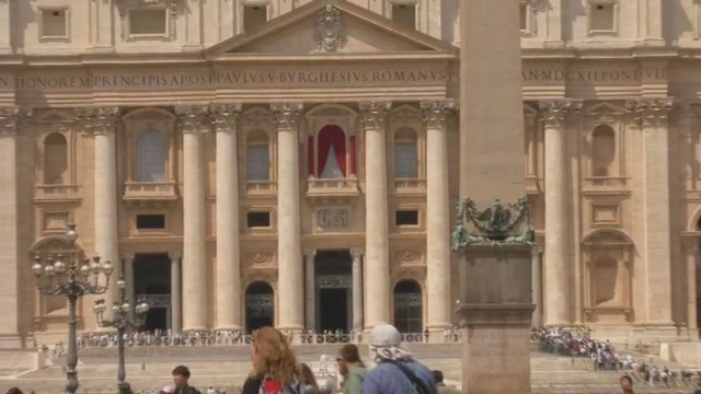 Colaboradores en el Vaticano prestan juramento a dos días de iniciar el cónclave