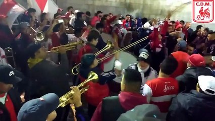 Hinchadas Argentinas tocando las trompetas y instrumentos de viento PARTE 3