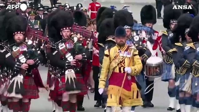 Londra, la parata per gli 80 anni dalla vittoria della II Guerra mondiale