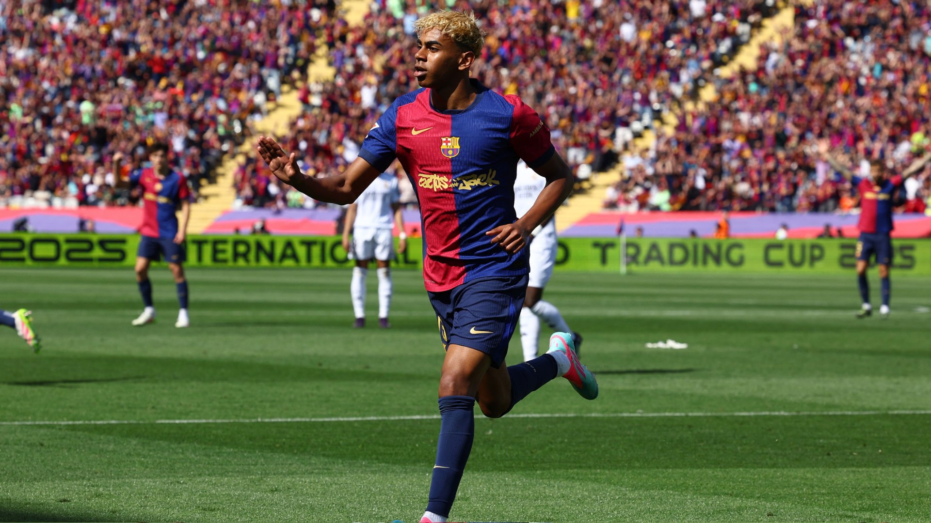 Lamine Yamal hails 'incredible' Barcelona fans after 'fun