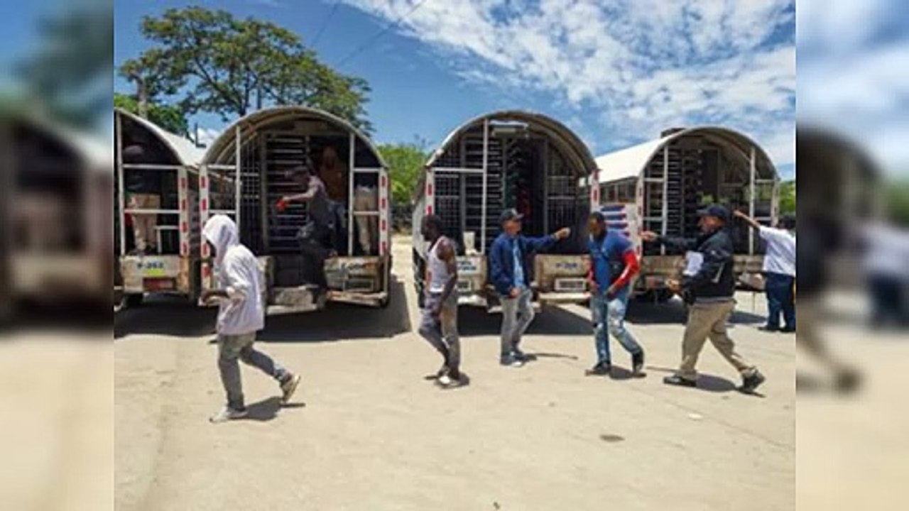 Crónica de 266 deportaciones de haitianos indocumentados