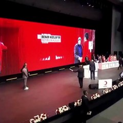 Sinan Akçıl Cumhurbaşkanı Erdoğan'ın elini öptüğü anlar olay oldu
