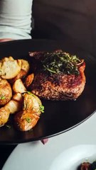 “We Tried the Most Romantic Italian Dinner in Melbourne | La Baia Food Tour”