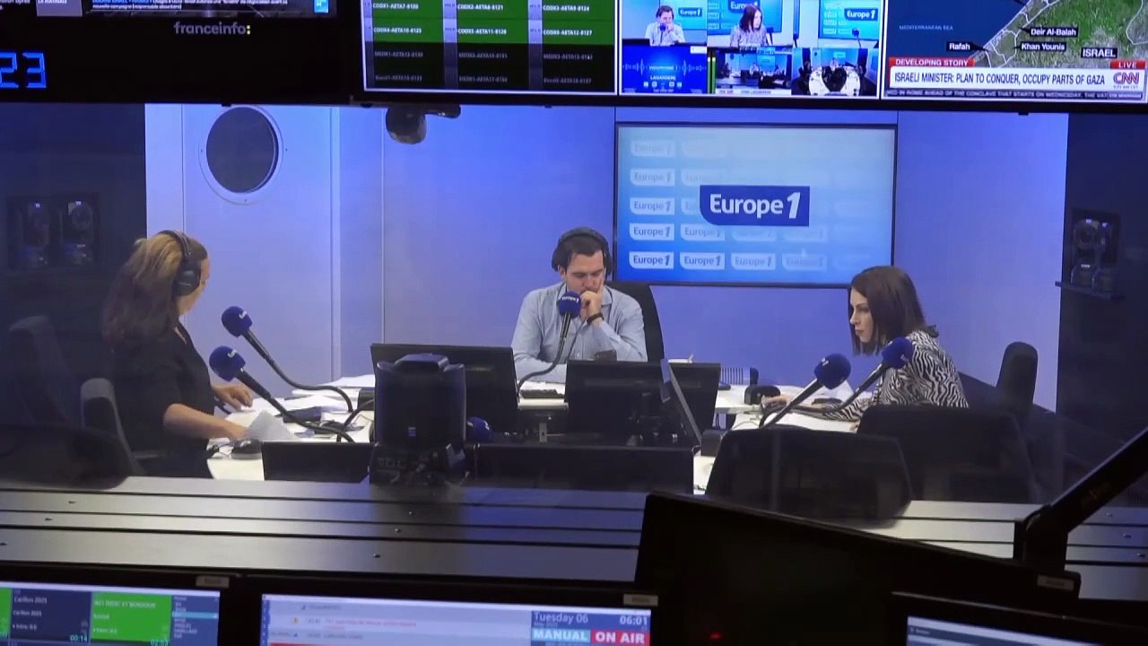 «Il y a une certaine émotion» : au Vatican, les tailleurs s'activent pour sortir la prochaine soutane du nouveau pape