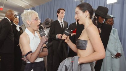 Lorde Feels Like Both a Man and a Woman In Her Met Look