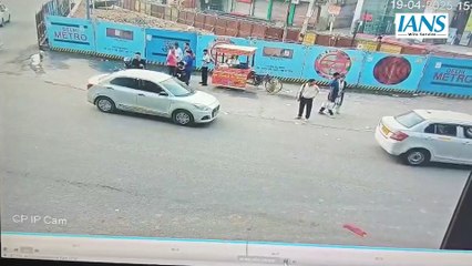 فيديو يوثق لحظة دهس حارس أمن عمداً بالهند