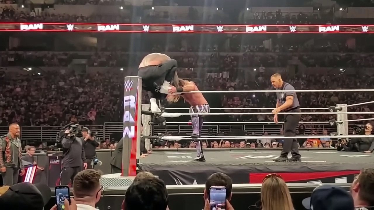 Sami Zayn Returns, Attacks Bron Breakker - WWE Raw 5/5/25
