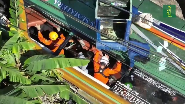 Al menos 12 muertos y 25 heridos tras volcar un autobús en Indonesia