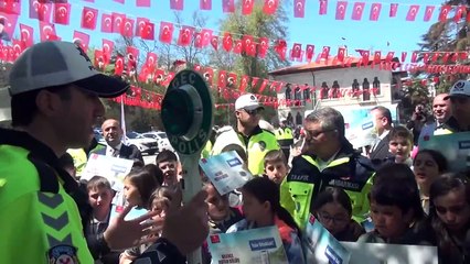 Sinop’ta minik öğrencilere uygulamalı trafik eğitimi