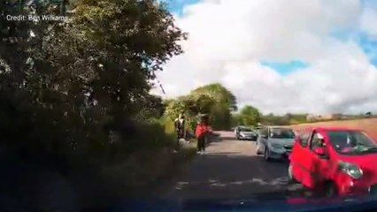 Traffic Jam at Mark Greenfield's Boot Fair Causes Delays 🚗