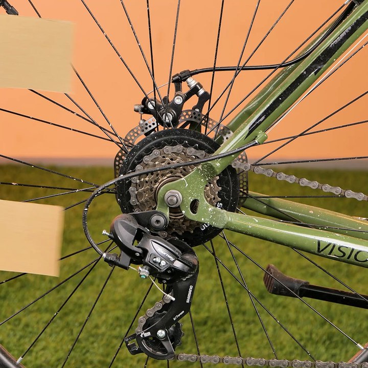 Chain care made easy with these hacks 🛠️🚴‍♀️