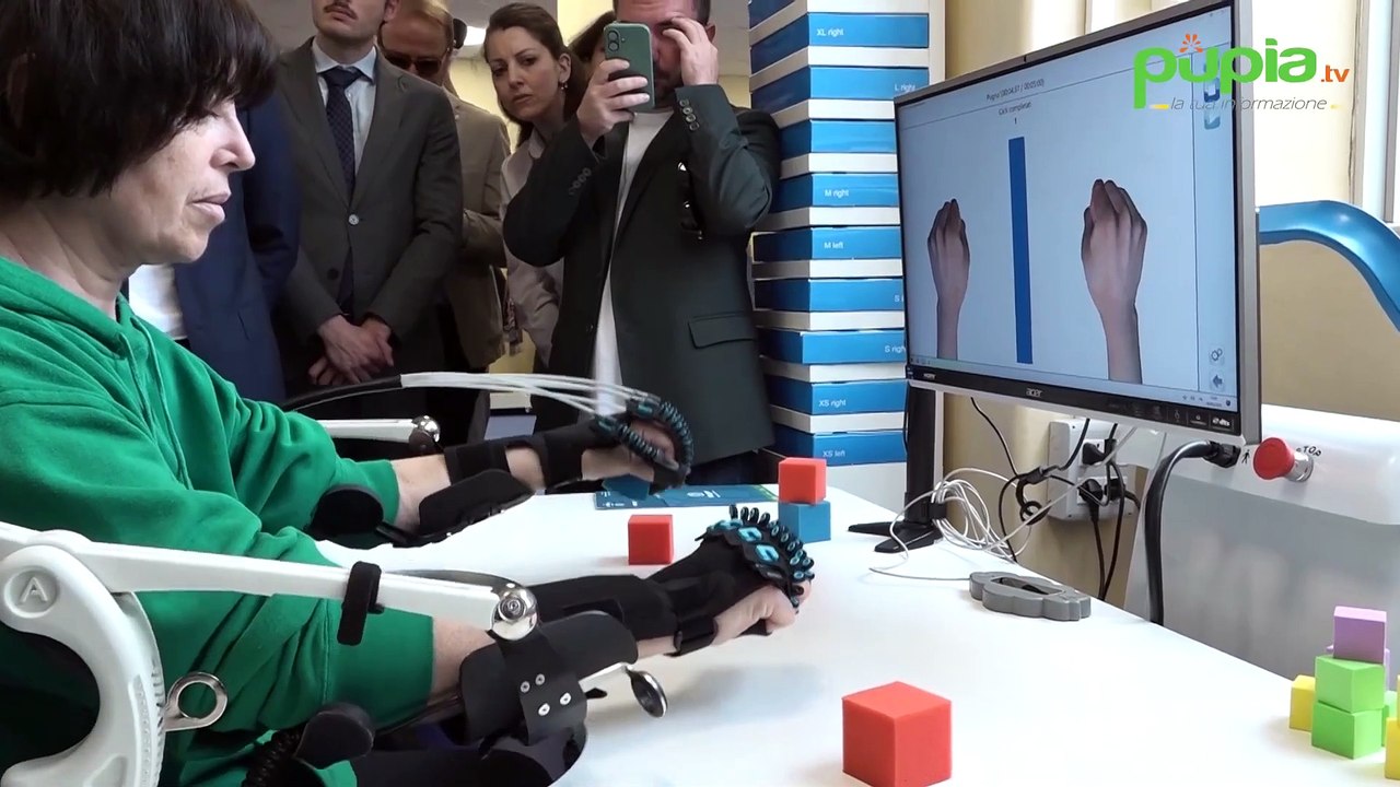 Napoli, De Luca visita la Maugeri: robotica al servizio della riabilitazione (06.05.25)