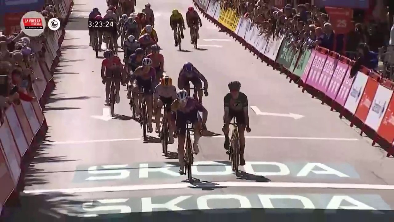Cycling - La Vuelta Femenina 2025 - Highlights Stage 3... Echelons and a close sprint
