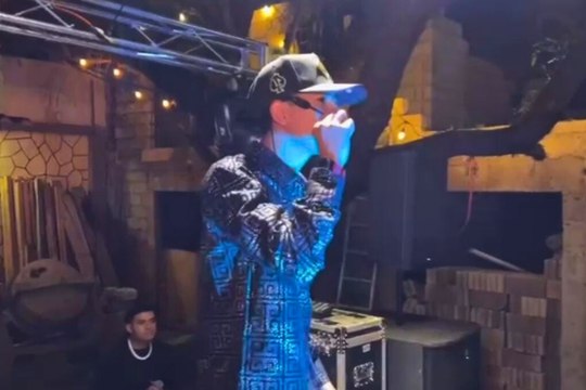 BCS analiza prohibir narcocorridos tras jornada violenta; artistas piden responsabilidad sin censura