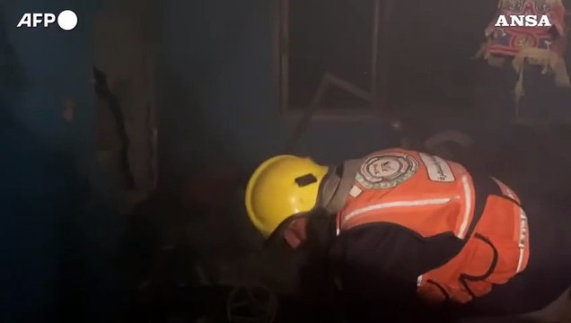 Gaza, i soccorsi dopo il nuovo attacco israeliano su Khan Yunis