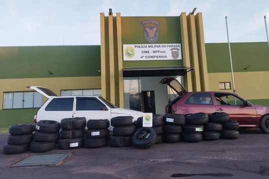 BPFron apreende veículos carregados com pneus contrabandeados na PR-323, em Cafezal do Sul