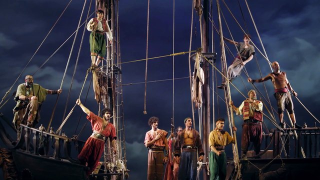 Estudiants de català d'una desena d'universitats d'Itàlia i Dagoll Dagom versionen 'L'himne dels pirates'