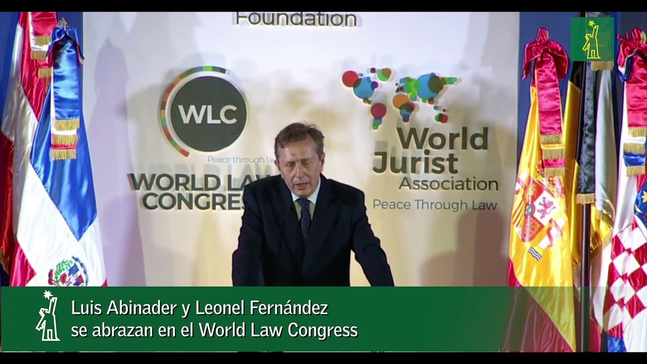 Luis Abinader y Leonel Fernández se abrazan en el World Law Congress