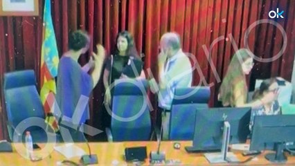 ⁠El marido de la juez de la DANA pillado dándole pautas a su esposa tras la declaración de un testigo